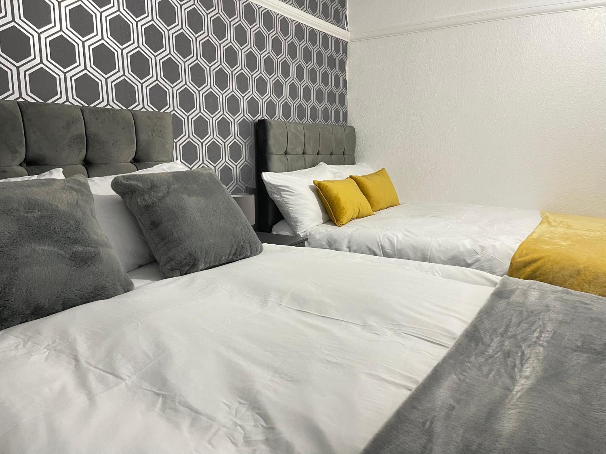 Hometel Digs Hidden Gem Large Comfy Home Can Sleep 15 Braunstone Town Εξωτερικό φωτογραφία